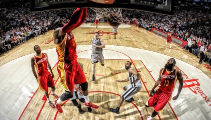 开云体育APP下载-“超越极限：车手在极端环境下的血性展现”，超越极限2021