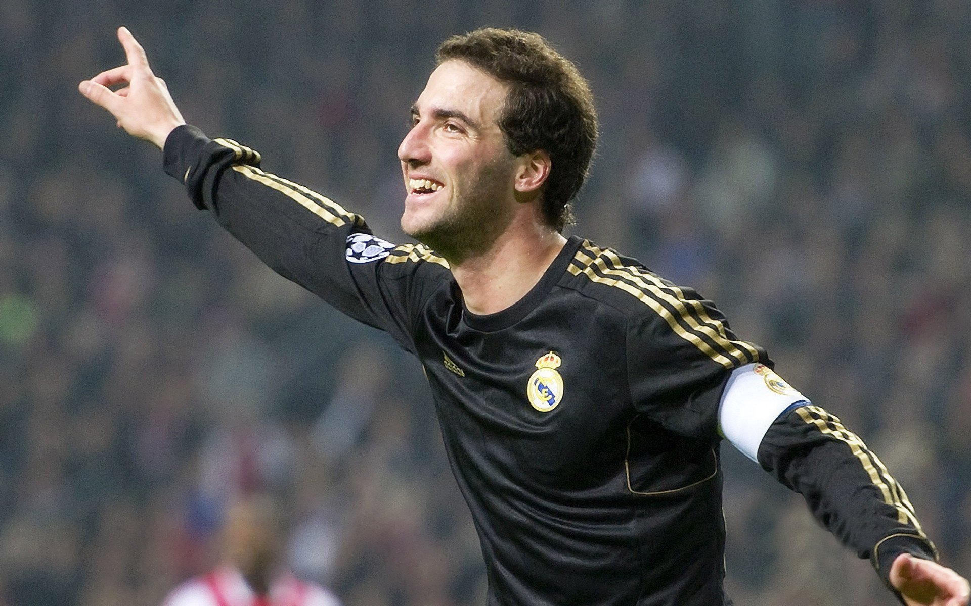 开云网页版-阿尔阿赫利季后赛冲击力十足，阿什利赫吉尔